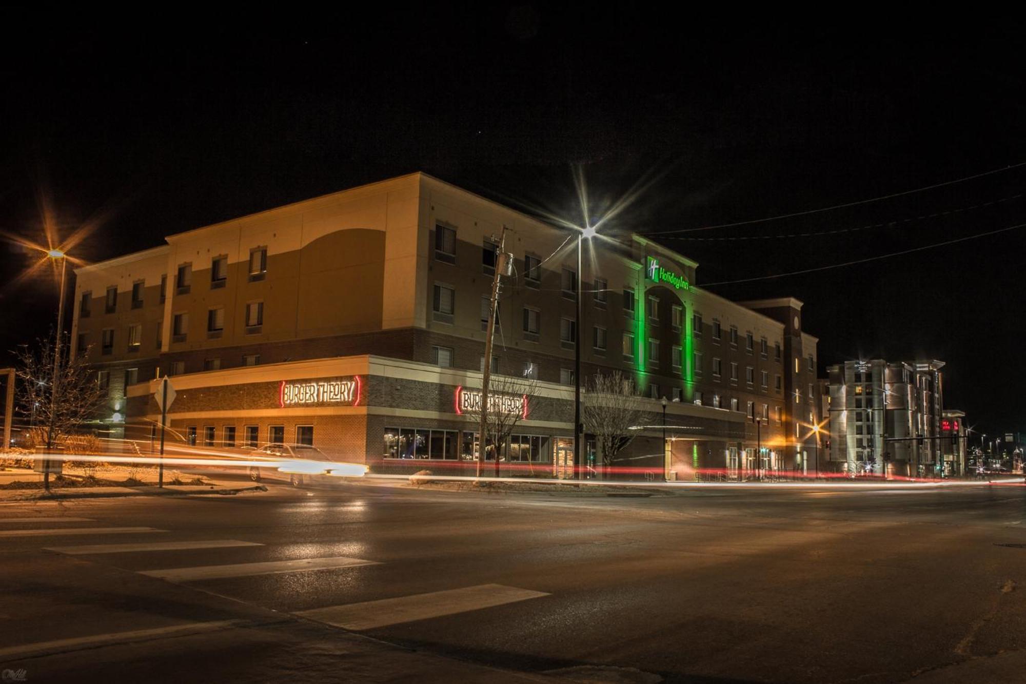 Holiday Inn Omaha Downtown - Waterpark By Ihg Екстер'єр фото